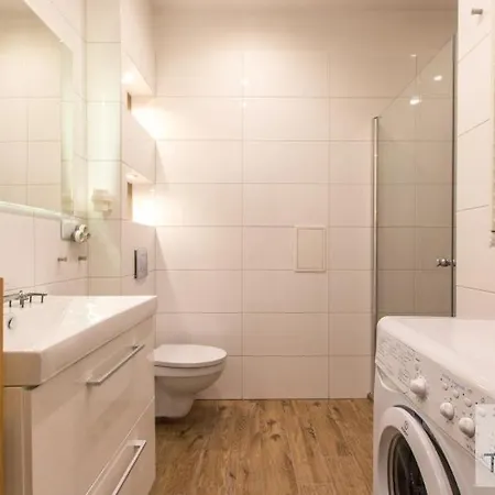 Urbanestcitycenterapartment-koch3i23 *